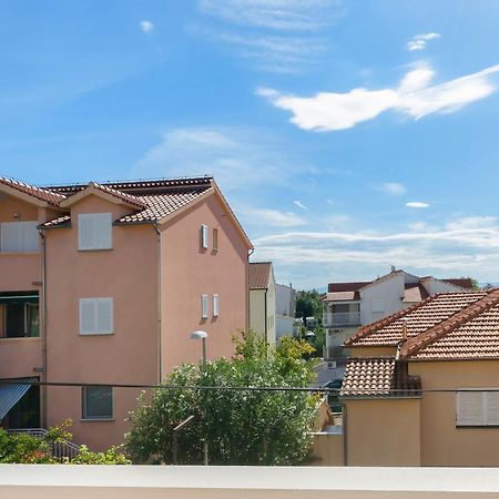 Apartments And Rooms Mladen Vodice Eksteriør bilde