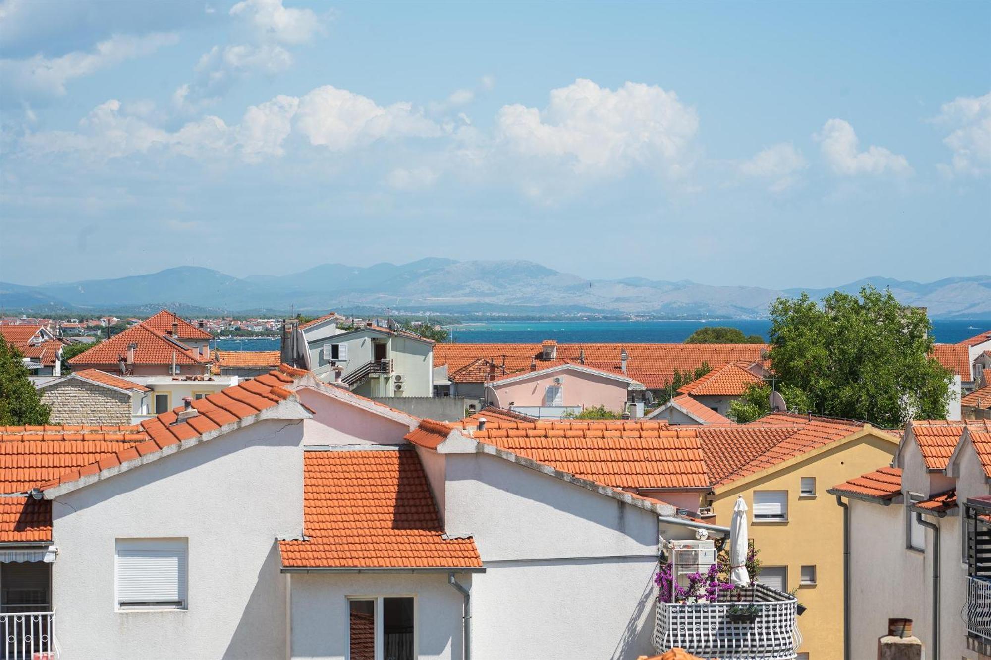 Apartments And Rooms Mladen Vodice Rom bilde