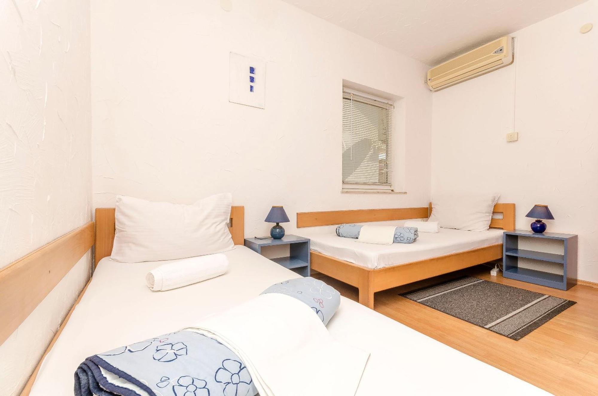 Apartments And Rooms Mladen Vodice Eksteriør bilde