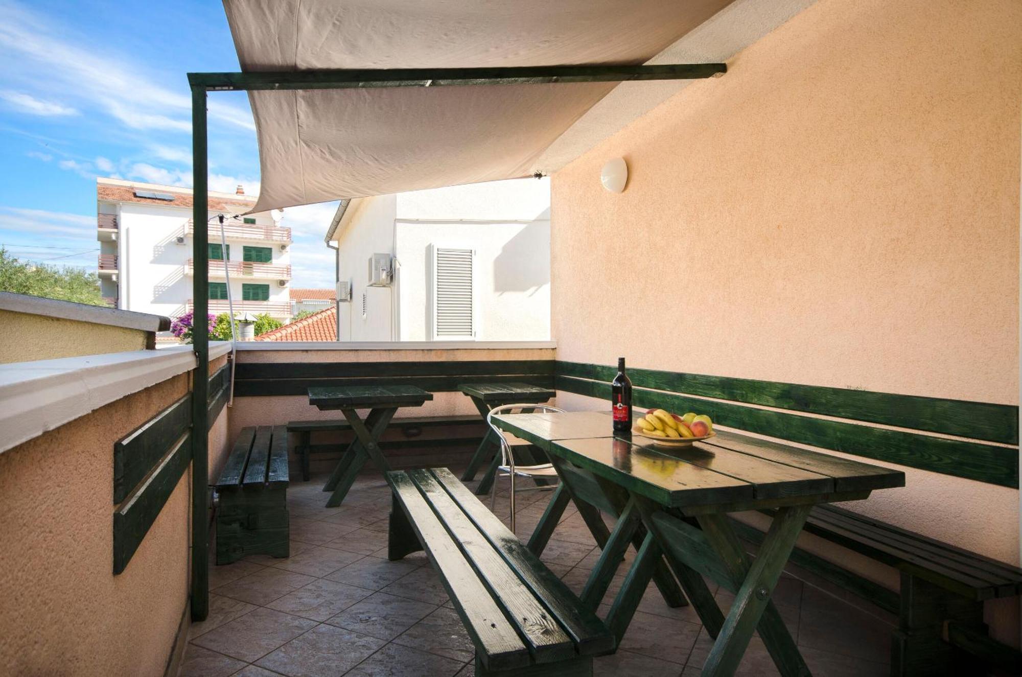 Apartments And Rooms Mladen Vodice Eksteriør bilde